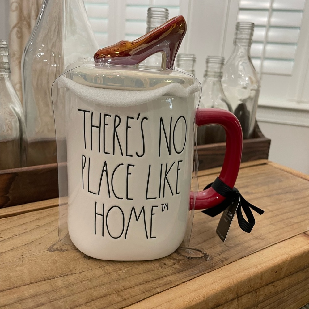 Rae Dunn “WIZARD OF OZ” COLLECTIBLE 2022 MUG